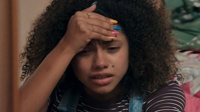 Imagem da notícia Resumo de Três Graças (17 a 22/11): Joélly se desespera, fica contra a parede e toma decisão que muda toda a sua vida