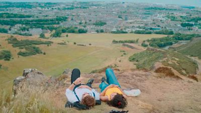 Imagem da notícia Comédia romântica na Netflix: Uma minissérie cativante e com uma pontuação perfeita acaba de chegar à plataforma