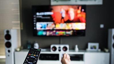 Brasileiros estão trocando canais de TV por streaming? Mais de 31 milhões de casas já assinam serviços