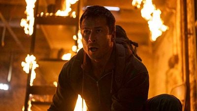 Imagem da notícia Glen Powell precisou da aprovação de Stephen King para estrelar nova adaptação: "Tive que esperar a noite toda... é terrível"
