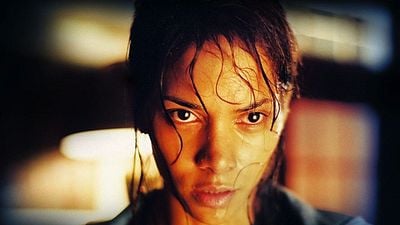 Imagem da notícia Suspense perfeito para hoje na Netflix: Esta psiquiatra foi internada na clínica em que trabalha e não sabe por que