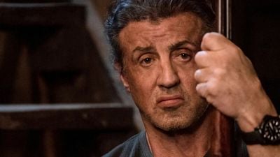 Imagem da notícia Há 23 anos, Sylvester Stallone aceitou interpretar o Batman para enfrentar outra lenda do cinema, o Coringa: "Eu me identifico com a situação dele”