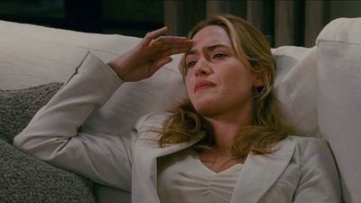 Imagem da notícia "Quem vai dizer a ele que isso está horrível?": Kate Winslet massacrou audição de Robert Downey Jr. para uma das melhores comédias românticas dos anos 2000