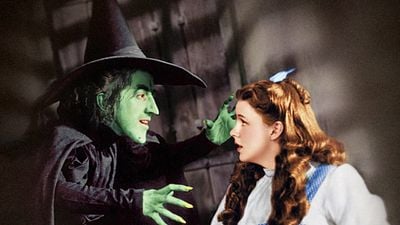 Imagem da notícia Dorothy vai aparecer em Wicked: Parte 2? Jon M. Chu detalha "ponto de convergência" do filme com O Mágico de Oz