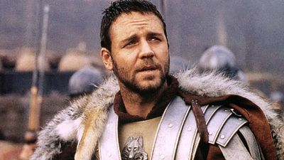 Imagem da notícia Russell Crowe recusou papel de 100 milhões dólares que deu início a franquia porque não queria ser "associado a lobos"