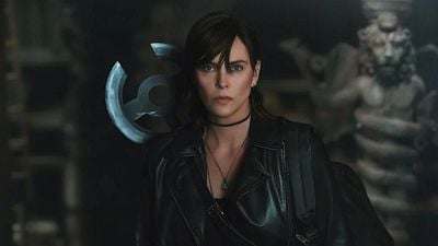 Imagem da notícia "Não me faz sentir melhor": Charlize Theron foi substituída há 5 anos em um de seus personagens mais populares