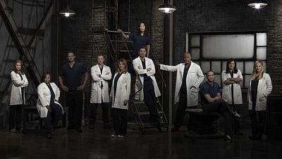 Imagem da notícia Foi uma das maiores estrelas de Grey's Anatomy por 15 anos, mas saiu sem dar explicações: “Era como um trabalho em uma fábrica”