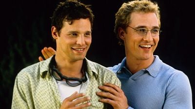 Imagem da notícia Matthew McConaughey explica como uma de suas comédias românticas o salvou de "uma grande enrascada" com a polícia: "Hora de pegar minha carteira!"