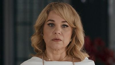 Imagem da notícia Quem Ama Cuida hoje, resumo de sexta-feira (9 de outubro): Com risco de ver a herança de Arthur escorrer pelo ralo, Pilar escolhe alvo para atingir Adriana