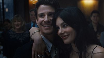 Imagem da notícia Algo Horrível Vai Acontecer: De onde você conhece o elenco da nova série da Netflix?