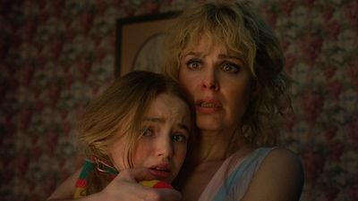 Imagem da notícia Por que trocaram a atriz que interpreta Holly Wheeler, irmã de Mike, em Stranger Things?