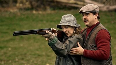 Imagem da notícia Esta é a série perfeita para fãs de Bridgerton que ninguém conhece: Fofocas na corte e astro da The Boys