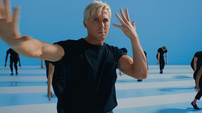 Imagem da notícia Você achou a dança de Ken bizarra em Barbie? Saiba que poderia ter sido bem mais louca se dependesse de Ryan Gosling