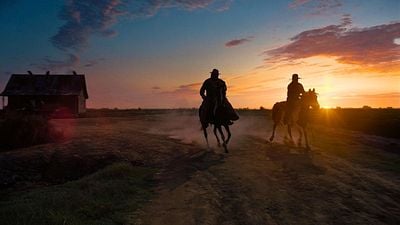 Imagem da notícia O melhor filme do ano está chegando ao streaming: 97% de aprovação em um espetáculo sangrento cheio de reviravoltas