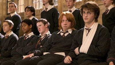 Imagem da notícia 20 anos após estourar nos cinemas, ex-galã de Harry Potter abandona Hollywood e surge irreconhecível