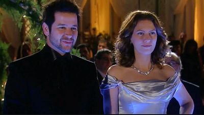 Imagem da notícia Ninguém poderia imaginar, mas há 18 anos a abertura desta obra-prima da Globo respondeu à maior questão da novela