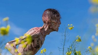 Imagem da notícia Extermínio: A Evolução: Elenco, estreia, enredo e tudo o que sabemos sobre a aguardada sequência de um dos melhores filme de zumbis