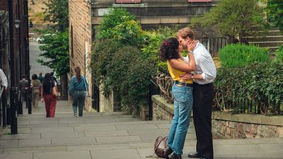 Imagem da notícia A minissérie mais romântica da Netflix: Uma maratona de apenas 7 horas