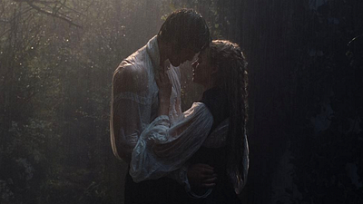 Imagem da notícia O final de O Morro dos Ventos Uivantes explicado por sua diretora: "Trata da profundidade do sentimento humano"