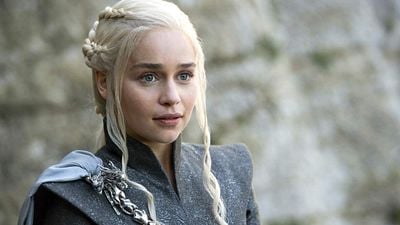 Imagem da notícia Depois de Game of Thrones, Emilia Clarke não quer mais aparecer em cena com um dragão: "Nunca mais"