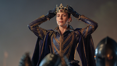 Imagem da notícia Criador de Game of Thrones ficou frustrado com cancelamento desta série de romance do Prime Video: "Merecia mais de 8 episódios."