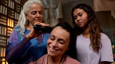 Imagem da notícia Tela Quente hoje (19/10): Filme Câncer com Ascendente em Virgem traz inspiradora história real sob a ótica do humor, esperança e recomeço