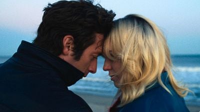 Imagem da notícia Sem Oscar e meses após um lançamento nos cinemas que não empolgou tanto quanto esperado, este filme musical intimista finalmente estreou no streaming