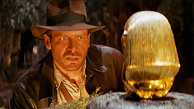 Imagem da notícia O Ídolo de Ouro de Indiana Jones aparece em Star Wars - bem ao lado do ator que, segundo rumores, será o substituto de Harrison Ford