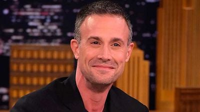 Imagem da notícia Freddie Prinze Jr. vem recusando papéis há mais de 15 anos porque sempre lhe ofereciam a mesma coisa: Agora sua paixão é luta livre