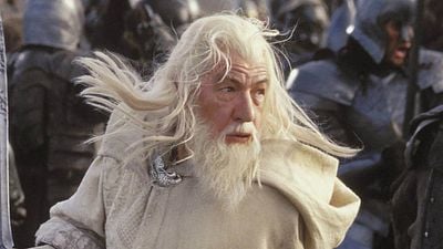 Imagem da notícia "Espero que eles se sintam estúpidos": Ian McKellen sobre as duas lendas da atuação que originalmente deveriam interpretar Gandalf