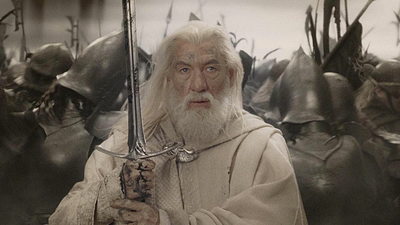 Imagem da notícia Disfarçado de Gandalf no meio da rua, este fã de O Senhor dos Anéis teve a maior surpresa de sua vida