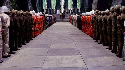 Imagem da notícia Essa atriz eternizou uma das personagens mais populares da ficção científica, mas se arrependeu de ter aceitado o papel: “Nunca teria feito isso"