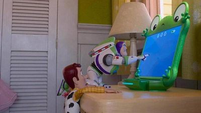 Imagem da notícia Final de Toy Story 5 explicado: Como a Pixar resolve o conflito entre brinquedos e tecnologia – e o que acontece com os personagens principais