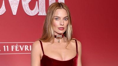 Imagem da notícia "Nos beijamos em todo lugar": Para Margot Robbie, adaptação de O Morro dos Ventos Uivantes é mais ousada do que o livro original