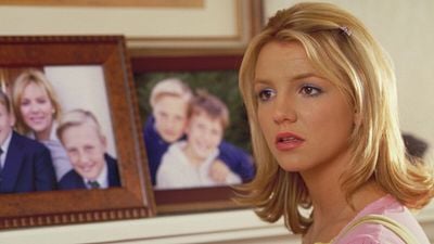 Imagem da notícia Antes de Grey's Anatomy e Bridgerton, Shonda Rhimes escreveu o único filme estrelado por Britney Spears em que ela não interpreta a si mesma (mais ou menos)