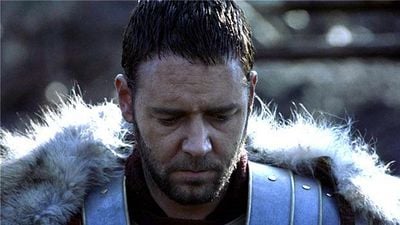 Imagem da notícia "Ele caiu morto no chão de um pub": O ator de Gladiador que faleceu durante as filmagens e chocou a todos