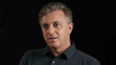 Imagem da notícia "Tudo quebrou, menos a gente": Há 10 anos, Luciano Huck sobreviveu à maior tragédia de sua vida – e jamais foi o mesmo
