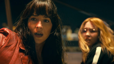 Imagem da notícia Dakota Johnson admite que não tem ideia do que fez em Madame Teia, e filmar em telas verdes não ajudou muito: “Não sei se isso vai dar certo”