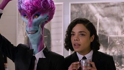 Imagem da notícia Sessão da Tarde hoje (06/01): Filme MIB - Homens de Preto Internacional traz a participação inesperada de Sérgio Mallandro; assista!