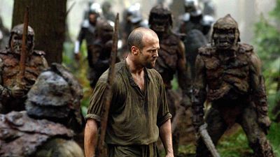 Imagem da notícia Há 18 anos, Jason Statham lançou sua versão de O Senhor dos Anéis: foi um tremendo fracasso, mas virou uma trilogia