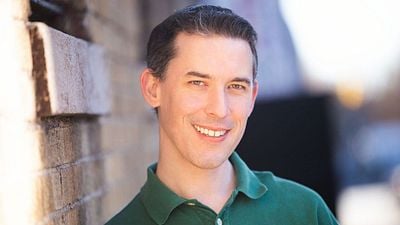 Imagem da notícia Ele é a estrela de uma das melhores franquias de terror dos últimos anos, mas ninguém o reconhece sem a fantasia assustadora