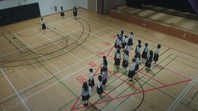 Imagem da notícia Acaba de chegar ao streaming: Este drama coreano estrelado por idol de k-pop é quase um Round 6 escolar