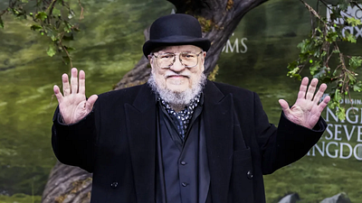 Imagem da notícia Criador de Game of Thrones, George R.R. Martin retorna com uma atualização sobre sua crise: "Lutando contra tristeza e depressão"