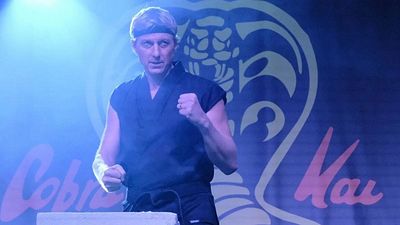 Imagem da notícia Sem esta cena de How I Met Your Mother, a série Cobra Kai nunca teria visto a luz do dia