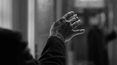 Imagem da notícia A minissérie que todos deveriam estar assistindo na Netflix: 8 episódios fascinantes e cheios de suspense