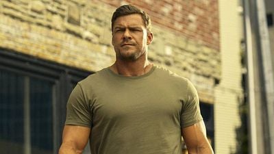 Imagem da notícia "Um nível totalmente diferente": Alan Ritchson garantiu que as cenas de ação da 3ª temporada de Reacher fossem as melhores da série (Entrevista)