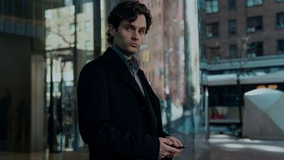 Imagem da notícia You vai ter 6ª temporada? Penn Badgley retorna à pele do serial killer da Netflix