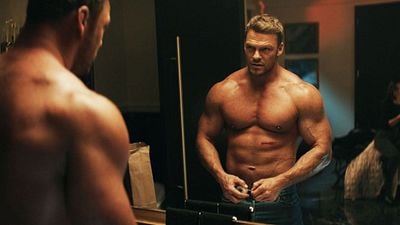 Imagem da notícia Reacher: Qual foi o salário de Alan Ritchson na série hit do Prime Video?