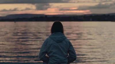 Imagem da notícia Novidade no streaming: Um dos melhores filmes do último ano é perfeito se você teve crises existenciais com Barbie e Fleabag