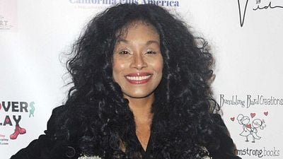 Imagem da notícia Christy Knowings, atriz de clássica série de comédia da Nickelodeon, morre aos 46 anos